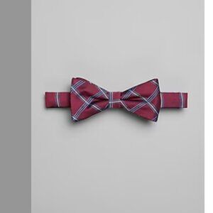 Jos A. Bank Traveler Collection Grid Pre-Tied Bow Tie. Burgundy.